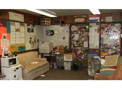 07-ann-arbor-and-90s-memoirs-38-wcbn-lobby-Matthew