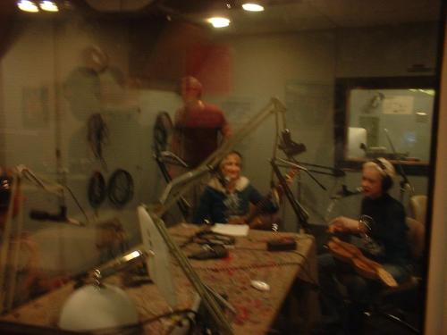 44-Cyndi-Lauper-on-air-December-2005-Daniel-Shoup